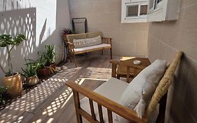 כרמונ'ס פטיו - Carmona's Patio